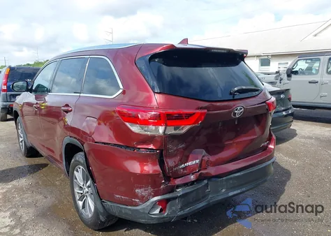 2017 Toyota Highlander Xle z USA, uszkodzony, nr VIN 5TDJZRFHXHS468841